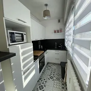 Appartement Hirondelle : Prive Avec Garage, Annecy